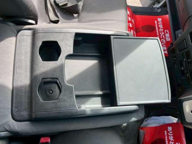 ハイエースバン3.0 DX ロング ハイルーフ ディーゼルターボ 4WD　エアコン　キーレスエントリー　パワステ　パワーウィンドウ　ABS　盗難防止装置　片側スライドドア 3000