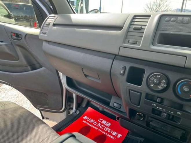 ハイエースバン3.0 DX ロング ハイルーフ ディーゼルターボ 4WD　エアコン　キーレスエントリー　パワステ　パワーウィンドウ　ABS　盗難防止装置　片側スライドドア 3000