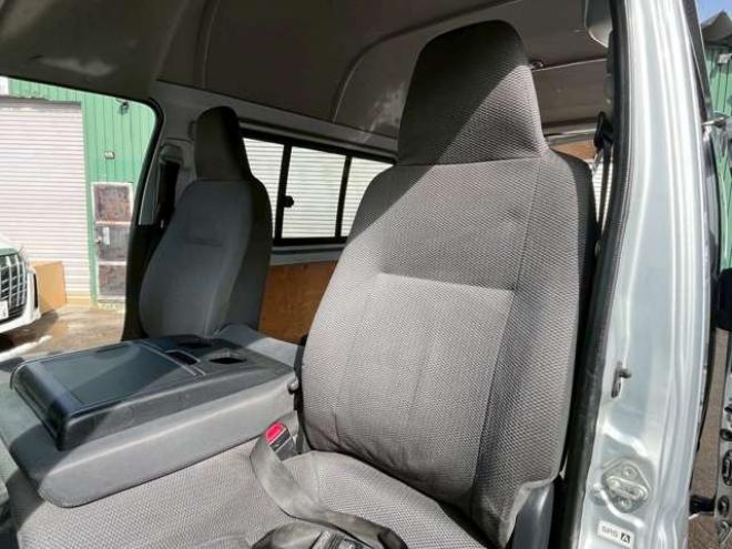 ハイエースバン3.0 DX ロング ハイルーフ ディーゼルターボ 4WD　エアコン　キーレスエントリー　パワステ　パワーウィンドウ　ABS　盗難防止装置　片側スライドドア 3000