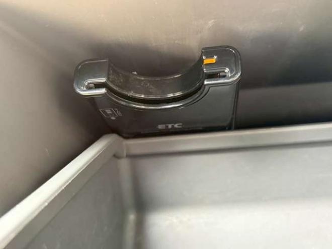 キャラバンNV350 2.5 プレミアムGX ロングボディ ディーゼルターボ 4WD　ナビ　バックカメラ　ETC　パワステ　パワーウィンドウ　キーレスエントリー　エアコン　盗難防止装置　両側スライドドア　フロントフォグランプ 2500