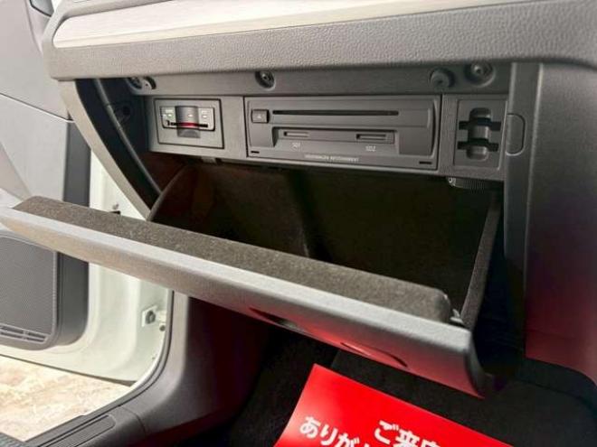 ゴルフTSI コンフォートライン　地デジナビ　バックカメラ　純正アルミホイール　パワステ　パワーウィンドウ　ABS　キーレスエントリー　ETC　クルーズコントロール　横滑り防止装置　エアコン　盗難防止装置　CD　アイドリングストップ 正規輸入車 2WD 1200