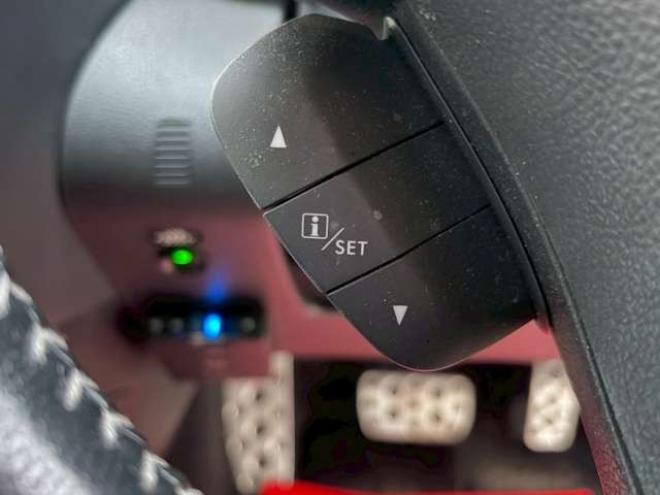 フォレスター2.0XT アイサイト 4WD　ターボ　パワステ　パワーウィンドウ　純正アルミ　ABS　キーレスエントリー　ETC　シートヒーター　社外エンジンスターター　パドルシフト　エアコン　電動シート　クルーズコントロール　盗難防止装置 2000