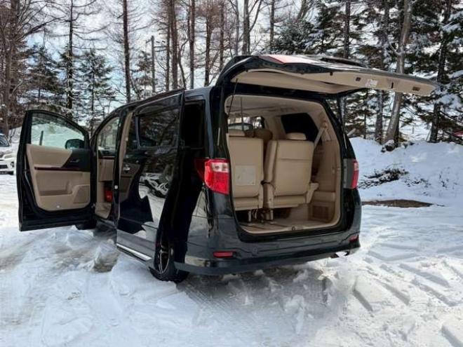 アルファード3.5 350G Lパッケージ 4WD　ETC　後席モニター　両側電動スライドドア　社外エンジンスターター　パワーウィンドウ　パワーバックドア　純正ナビ　　バックカメラ　キーレス　3列シート　ABS 電動シート　シートヒーター　パワステ 3500