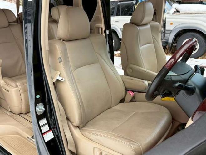 アルファード3.5 350G Lパッケージ 4WD　ETC　後席モニター　両側電動スライドドア　社外エンジンスターター　パワーウィンドウ　パワーバックドア　純正ナビ　　バックカメラ　キーレス　3列シート　ABS 電動シート　シートヒーター　パワステ 3500