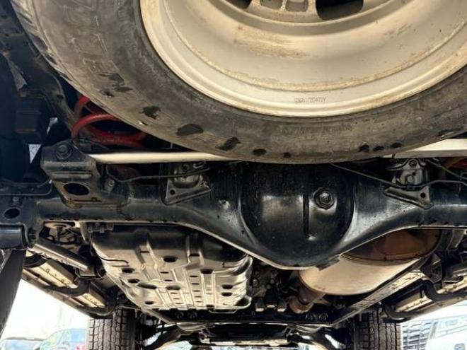 ハイラックスサーフ2.7 SSR-X リミテッド 4WD　社外アルミホイール　リフトアップ　社外ナビ　バックカメラ　ETC　寒冷地仕様　ABS　キーレスエントリー　パワステ　パワーウィンドウ　盗難防止装置　エアコン　ルーフレール 2700
