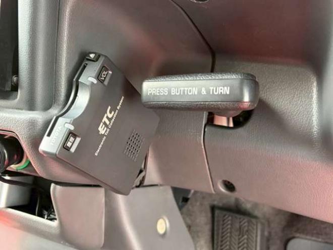 ハイラックスサーフ3.0 SSR-G ワイドボデー ディーゼルターボ 4WD　レカロシート　社外ハンドル　社外ナビ　地デジ　ETC　2バッテリー　バンパーガード　パワステ　パワーウィンドウ　純正アルミホイール　クルーズコントロール　寒冷地仕様 3000