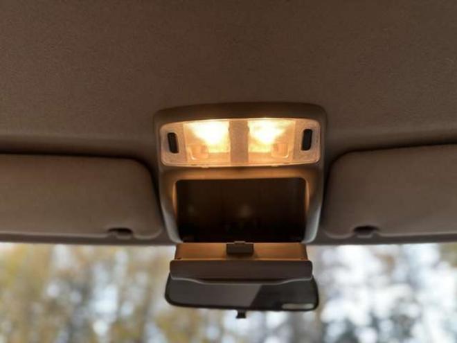 ハイラックスサーフ2.7 SSR-X パッケージオプションA 4WD　ナローボディ　リフトアップ　グリル　グッドリッチAW　パワステ　パワーウィンドウ　ABS　キーレス 2700