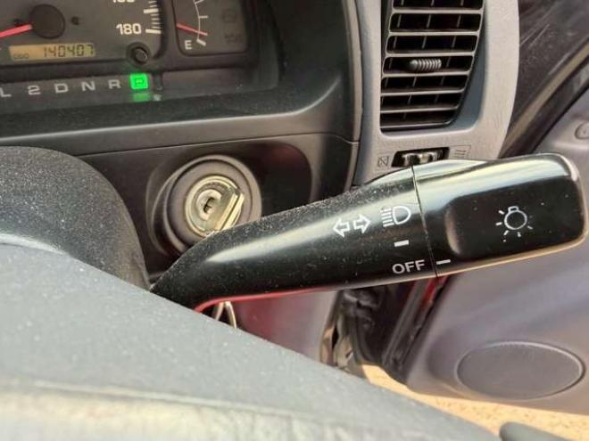 ハイラックスサーフ2.7 SSR-X Vセレクション 4WD　社外ナビ　バックカメラ　社外アルミホイール　エアコン　リフトアップ　パワステ　パワーウィンドウ　キーレスエントリー　ETC　ABS　ルーフレール 2700