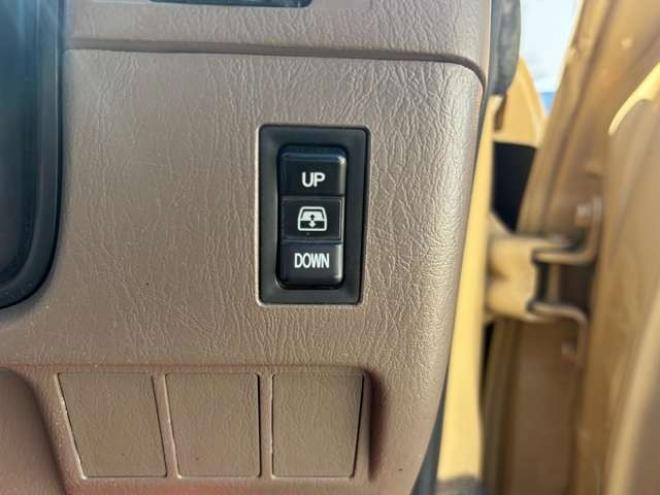 ハイラックスサーフ2.7 SSR-V ワイドボディ 4WD　US仕様　リフトアップ　全塗装済　社外ナビ　パワステ　パワーウィンドウ　ETC　バックカメラ　アルミホイール　ルーフレール　キーレスエントリー　ABS　エアコン 2700