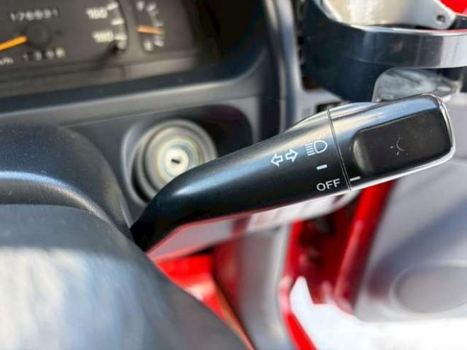 ハイラックスサーフ2.7 SSR-X 4WD　リフトアップ　全塗装済レッド　社外ナビ　ETC　パワステ　パワーウィンドウ　ABS　キーレスエントリー　ルーフレール　サンルーフ 2700