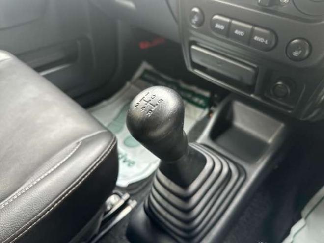 ジムニークロスアドベンチャー XC 4WD　ターボ　記録簿　社外マフラー　社外テール　社外バンパー　ETC　パワステ　パワーウィンドウ　社外ナビ　社外アルミ　ABS　キーレスエントリー 660