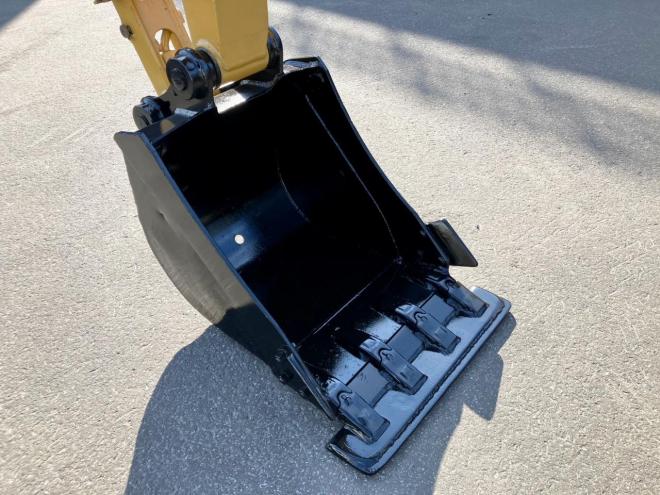 バックホーCAT　中古　305.5E2CR　クレーン仕様　建機