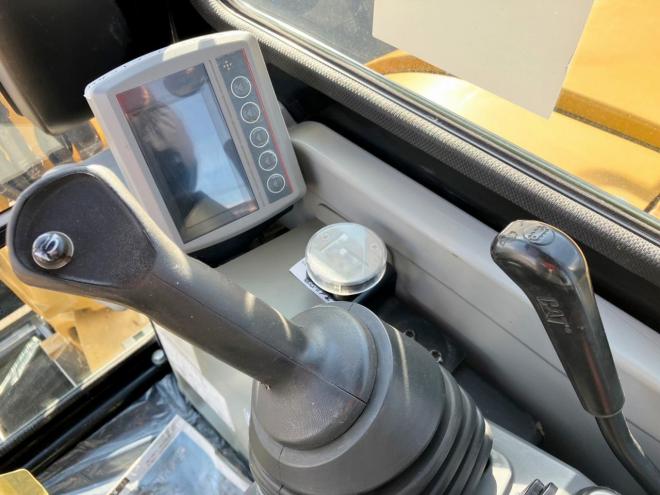 バックホーCAT　中古　305.5E2CR　クレーン仕様　建機