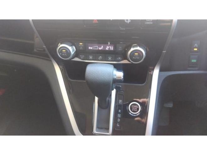 セレナX VセレクションⅡ　4WD 4WD 2000 5Dr