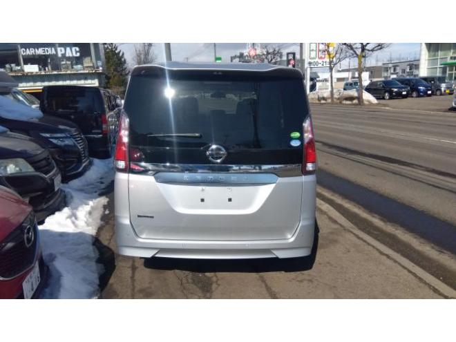 セレナX VセレクションⅡ　4WD 4WD 2000 5Dr