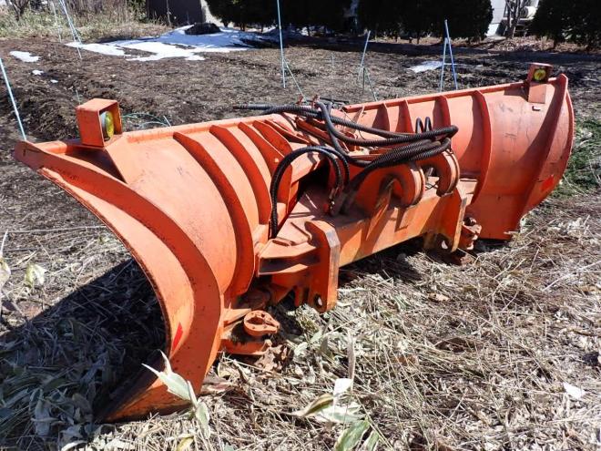 ホイールローダLX120-2　ワンタッチマルチプラウ＆バケット　恵庭ヤード