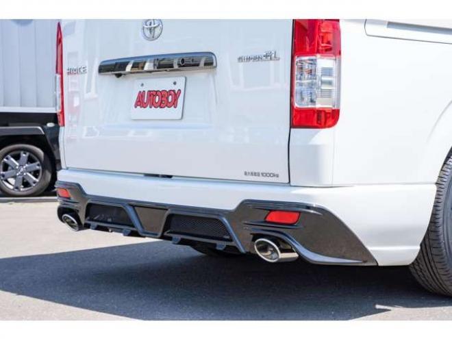 ハイエースバン2.8 スーパーGL ダークプライムII ロングボディ ディーゼルターボ 4WD　ESSEXカスタム　FリップスポイラーVer.4　サイドライナー　クワトロリアバンパー　プログレスIバッドパネル　17インチELホイール　ヨコハマPARADA　415COBRAフラットキット 2800