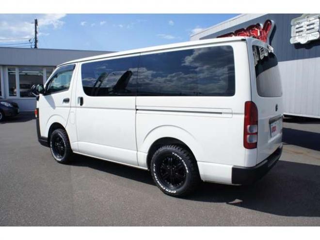 ハイエースバン2.8 DX ロング ディーゼルターボ 4WD　フロントシートセパレート仕様変更済　　　センターコンソール付　415COBRA丸目ライトキット&バッドラッカー16インチAW　415SAFARIフロントスポイラー　TOYOオープンカントリーR/T　電動格納ドアミラー 2800