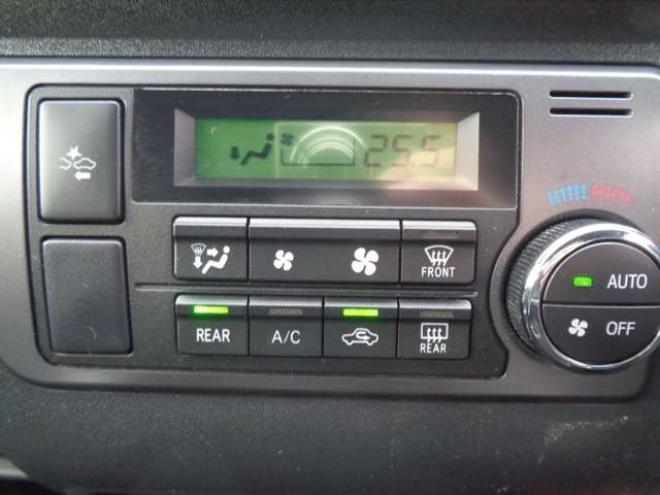 レジアスエース2.8 スーパーGL ダークプライムII ロングボディ ディーゼルターボ 4WD　415COBRA　S-6ボンネット&クリーンルック3Fリップ&ステージ2ルーフスポイラー&バッドラッカーSD-6　17インチAW　ヨコハマPARADA215/60R17　両側パワースライドドア　ETC　社外コンソールBOX　ベットキット 2800