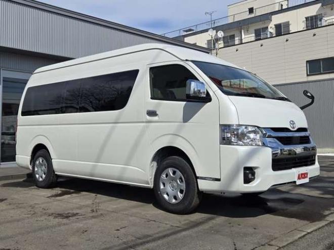 ハイエース2.7 グランドキャビン 4WD　寒冷地　10人乗り　スーパーロング　ワイドボディ　ハイルーフ　プッシュスタート　スマキー　パワスラ　リアヒーター&クーラー　ステアリングスイッチ　車線逸脱防止　衝突被害軽減　横滑り防止　電動格納ミラー 2700