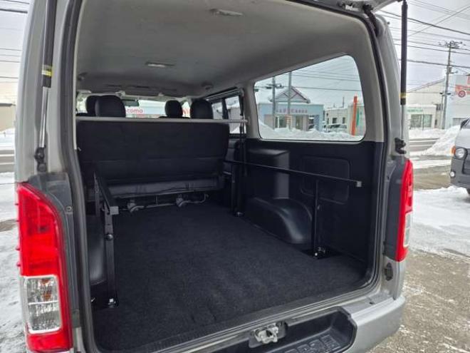 ハイエースバン2.8 スーパーGL ロング ディーゼルターボ 4WD　リアヒーター&クーラー　プッシュスタート　スマートキー　LEDヘッド　ベッドキッド　横滑り防止　衝突被害軽減　車線逸脱　トヨタ純正ナビ　フルセグTV　Bluetooth　バックカメラ　トヨタ純正リアモニター　ETC 2800
