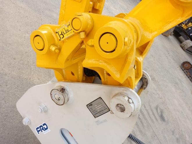 バックホーコマツ PC55MR-5N0  バケット容量0.20m3