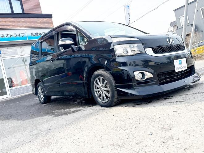 ヴォクシー2.0ZS 4WD　ローンが不安な方＜優遇ローン＞　本州仕入　モデリスタエアロ　ダブルサンルーフ　 4WD 2000 5Dr