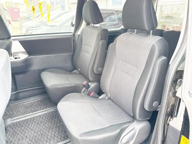 ヴォクシー2.0ZS 4WD　ローンが不安な方＜優遇ローン＞　本州仕入　モデリスタエアロ　ダブルサンルーフ　 4WD 2000 5Dr