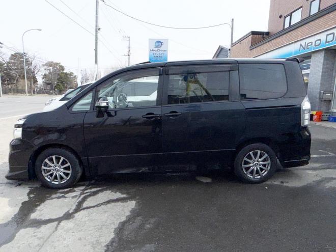 ヴォクシー2.0ZS 4WD　ローンが不安な方＜優遇ローン＞　本州仕入　モデリスタエアロ　ダブルサンルーフ　 4WD 2000 5Dr