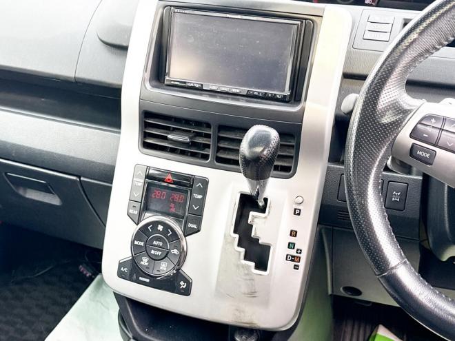 ヴォクシー2.0ZS 4WD　ローンが不安な方＜優遇ローン＞　本州仕入　モデリスタエアロ　ダブルサンルーフ　 4WD 2000 5Dr