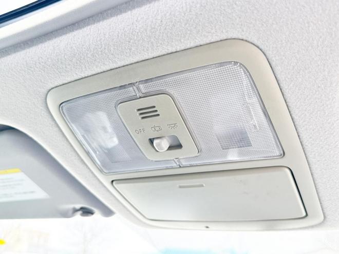 ヴォクシー2.0ZS 4WD　ローンが不安な方＜優遇ローン＞　本州仕入　モデリスタエアロ　ダブルサンルーフ　 4WD 2000 5Dr