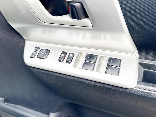 ヴォクシー2.0ZS 4WD　ローンが不安な方＜優遇ローン＞　本州仕入　モデリスタエアロ　ダブルサンルーフ　 4WD 2000 5Dr