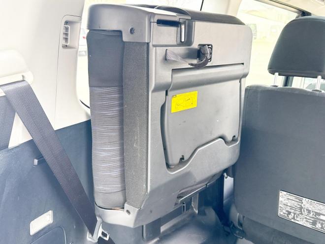 ヴォクシー2.0ZS 4WD　ローンが不安な方＜優遇ローン＞　本州仕入　モデリスタエアロ　ダブルサンルーフ　 4WD 2000 5Dr