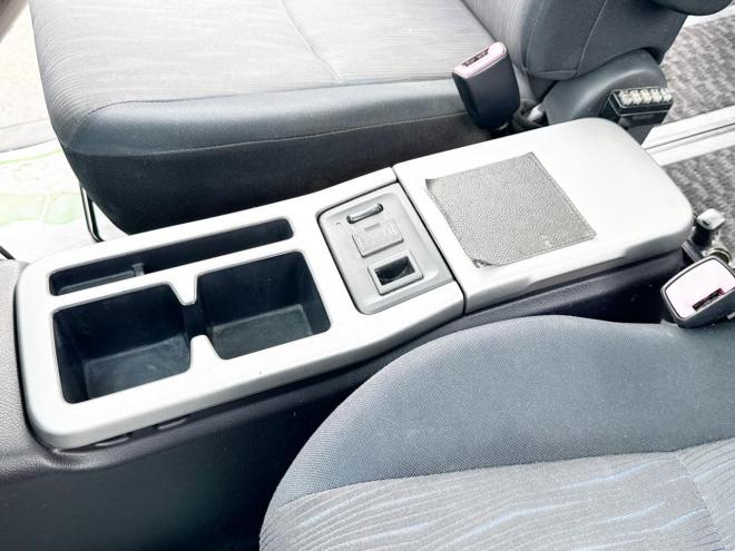 ヴォクシー2.0ZS 4WD　ローンが不安な方＜優遇ローン＞　本州仕入　モデリスタエアロ　ダブルサンルーフ　 4WD 2000 5Dr