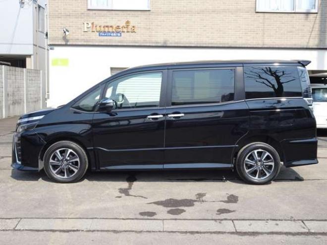 ヴォクシー2.0 ZS 煌III 4WD　本州車　保証1年/走行距離無制限　4WD　両側パワースライドドア　トヨタセーフティセンス　ALPINE製ナビ　地デジ　バックカメラ　Bluetooth接続　ハーフレザーシート　ビルトインETC　LEDヘッドライト　冬タイヤ付 2000