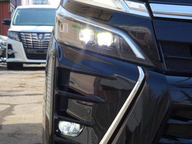 ヴォクシー2.0 ZS 煌III 4WD　本州車　保証1年/走行距離無制限　4WD　両側パワースライドドア　トヨタセーフティセンス　ALPINE製ナビ　地デジ　バックカメラ　Bluetooth接続　ハーフレザーシート　ビルトインETC　LEDヘッドライト　冬タイヤ付 2000