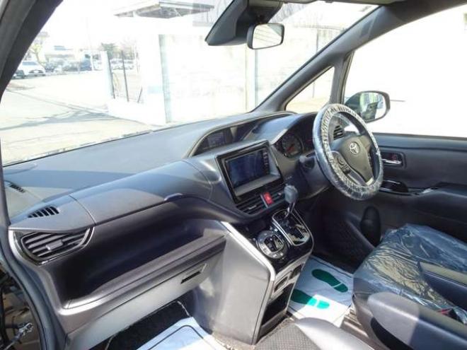 ヴォクシー2.0 ZS 煌III 4WD　本州車　保証1年/走行距離無制限　4WD　両側パワースライドドア　トヨタセーフティセンス　ALPINE製ナビ　地デジ　バックカメラ　Bluetooth接続　ハーフレザーシート　ビルトインETC　LEDヘッドライト　冬タイヤ付 2000