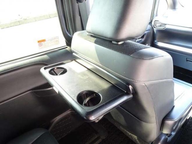 ヴォクシー2.0 ZS 煌III 4WD　本州車　保証1年/走行距離無制限　4WD　両側パワースライドドア　トヨタセーフティセンス　ALPINE製ナビ　地デジ　バックカメラ　Bluetooth接続　ハーフレザーシート　ビルトインETC　LEDヘッドライト　冬タイヤ付 2000