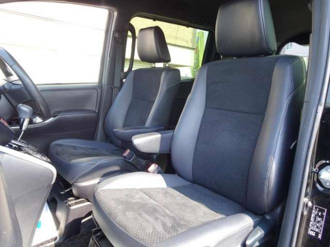 ヴォクシー2.0 ZS 煌III 4WD　本州車　保証1年/走行距離無制限　4WD　両側パワースライドドア　トヨタセーフティセンス　ALPINE製ナビ　地デジ　バックカメラ　Bluetooth接続　ハーフレザーシート　ビルトインETC　LEDヘッドライト　冬タイヤ付 2000