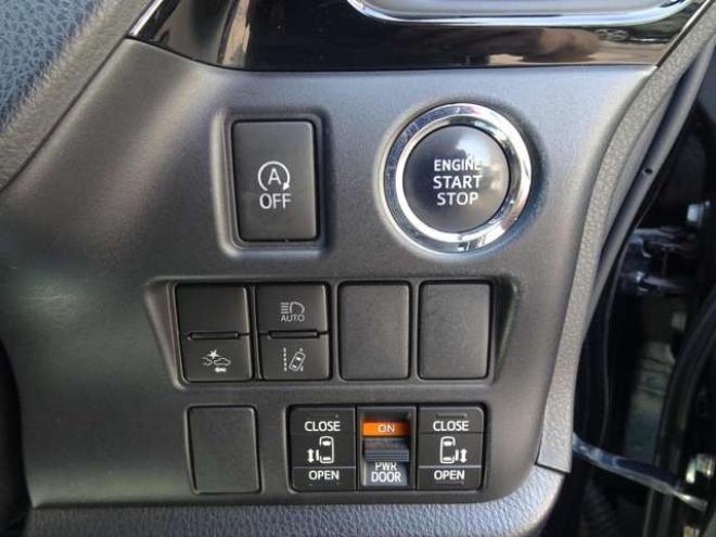 ヴォクシー2.0 ZS 煌III 4WD　本州車　保証1年/走行距離無制限　4WD　両側パワースライドドア　トヨタセーフティセンス　ALPINE製ナビ　地デジ　バックカメラ　Bluetooth接続　ハーフレザーシート　ビルトインETC　LEDヘッドライト　冬タイヤ付 2000