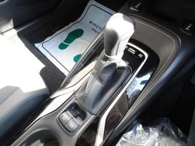 カローラツーリング　1.8 ハイブリッド S E-Four 4WD　本州仕入　ハイブリッド保証2年/走行距離無制限　4WD　トヨタセーフティセンス　9インチディスプレイオーディオ　地デジ　バックカメラ　前席シートヒーター　ステアリングヒーター　ブレーキホールド 1800