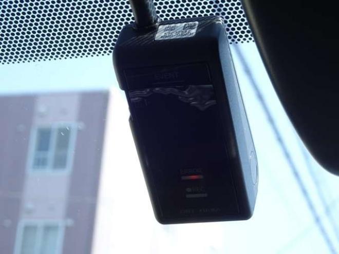 カローラツーリング　1.8 ハイブリッド S E-Four 4WD　本州仕入　ハイブリッド保証2年/走行距離無制限　4WD　トヨタセーフティセンス　9インチディスプレイオーディオ　地デジ　バックカメラ　前席シートヒーター　ステアリングヒーター　ブレーキホールド 1800