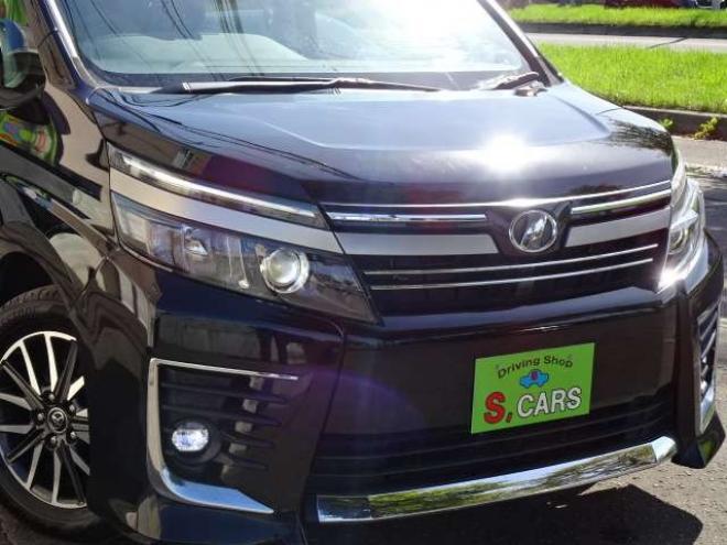 ヴォクシー2.0 ZS 煌II 4WD　本州車　保証1年/走行距離無制限　4WD　トヨタセーフティセンス　両側パワースライドドア　純正ナビ　ビルトインETC　LEDヘッドライト　純正16インチアルミホイール　アイドリングストップ　スマートキー 2000