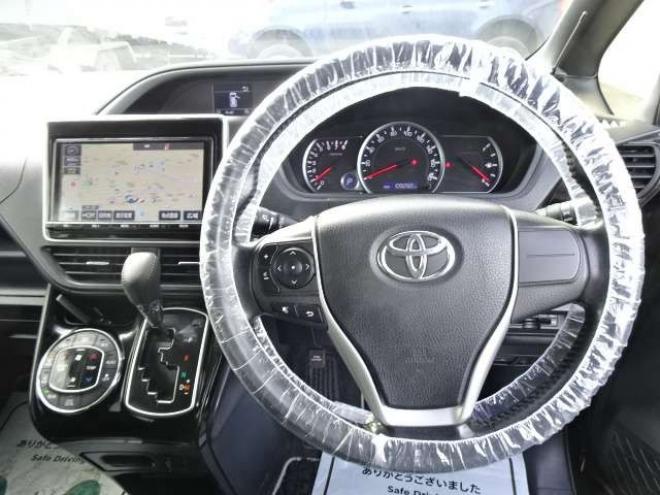 ヴォクシー2.0 ZS 煌II 4WD　本州車　保証付1年/走行距離無制限　4WD　ローダウン　両側パワースライドドア　純正9インチナビ　バックカメラ　ビルトインETC　社外18インチアルミホイール　アイドリングストップ　スマートキー　LEDヘッドライト 2000