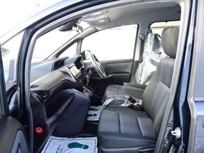 ヴォクシー2.0 ZS 煌II 4WD　本州車　保証付1年/走行距離無制限　4WD　ローダウン　両側パワースライドドア　純正9インチナビ　バックカメラ　ビルトインETC　社外18インチアルミホイール　アイドリングストップ　スマートキー　LEDヘッドライト 2000