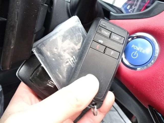 クラウンハイブリッド 2.5 RS アドバンス Four 4WD　保証付2年/走行距離無制限　4WD　ローダウン　クレンツェ20AW　サンルーフ BCM セーフティセンスLEDヘッドライト　メーカーナビ　全方位カメラ　純正エンジンスターター ハーフレザーシート　デジタルインナーミラー 2500