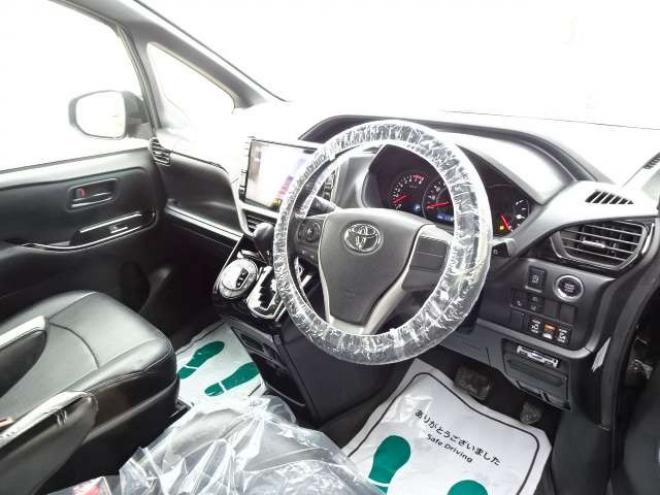 ノア2.0 Si 4WD　本州仕入　保証1年/走行距離無制限　4WD　ワンオーナー　セーフティセンス　両側パワースライドドア　ALPINE　ビッグX11型ナビ　地デジ　バックカメラ　11.4型フリップダウンモニター　ETC　LEDヘッドライト 2000