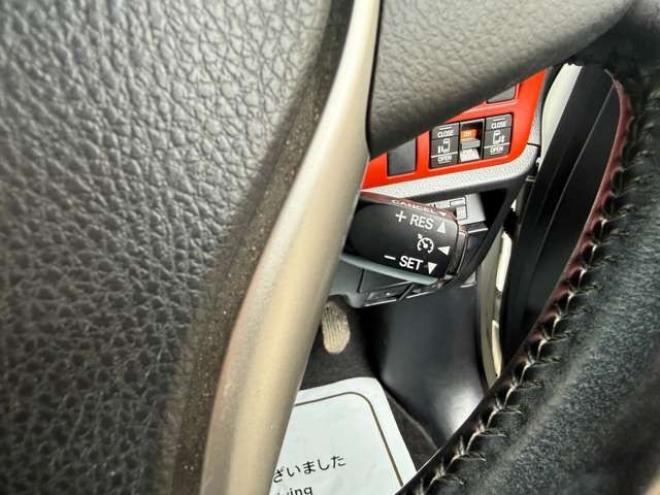 ヴォクシー2.0 ZS 4WD　本州車　保証1年/走行距離無制限　4WD　後期型　トヨタセーフティセンス　両側パワースライドドア　純正ナビ　地デジ　バックカメラ　8人乗り　社外テールレンズ　ビルトインETC　LEDヘッドライト 2000