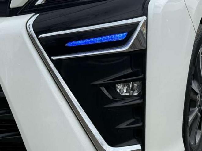 ヴォクシー2.0 ZS 4WD　本州車　保証1年/走行距離無制限　4WD　後期型　トヨタセーフティセンス　両側パワースライドドア　純正ナビ　地デジ　バックカメラ　8人乗り　社外テールレンズ　ビルトインETC　LEDヘッドライト 2000