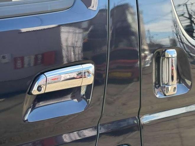 ハイエースバン3.0 スーパーGL ダークプライム ロングボディ ディーゼルターボ 4WD　本州車　4WD　3.0ディーゼルターボ　ダークプライム　新品タイミングベルト/ウォーターポンプ交換込　DELF&NASCARホワイトレタータイヤ　バックカメラ　本革巻黒木目ハンドル　メッキグリル　LEDヘッドライト ETC 3000